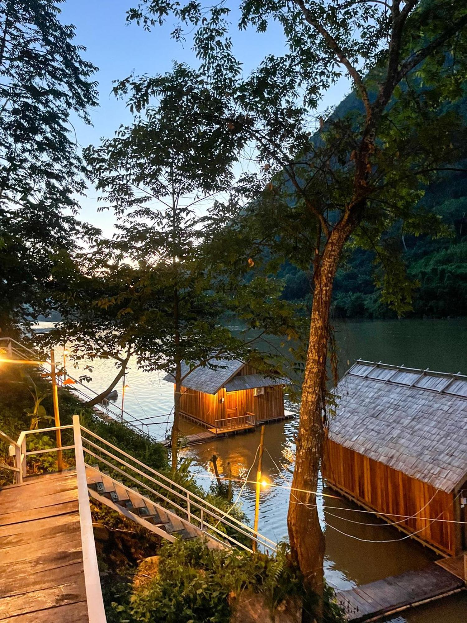 Nongkhiaw The Float House Hotel Buitenkant foto