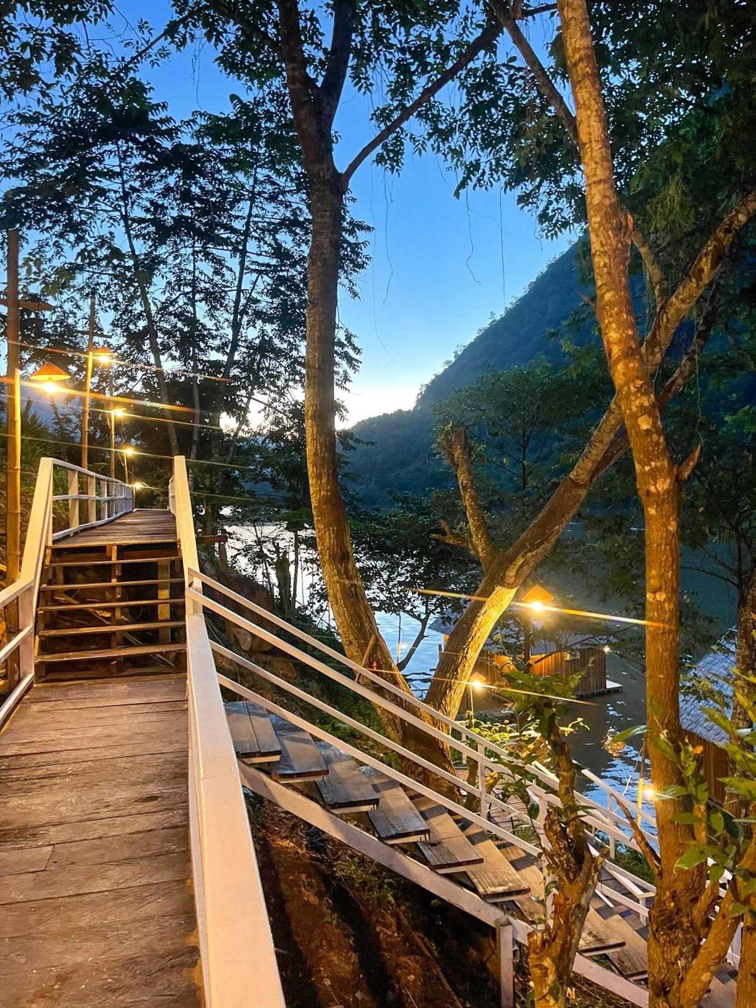 Nongkhiaw The Float House Hotel Buitenkant foto