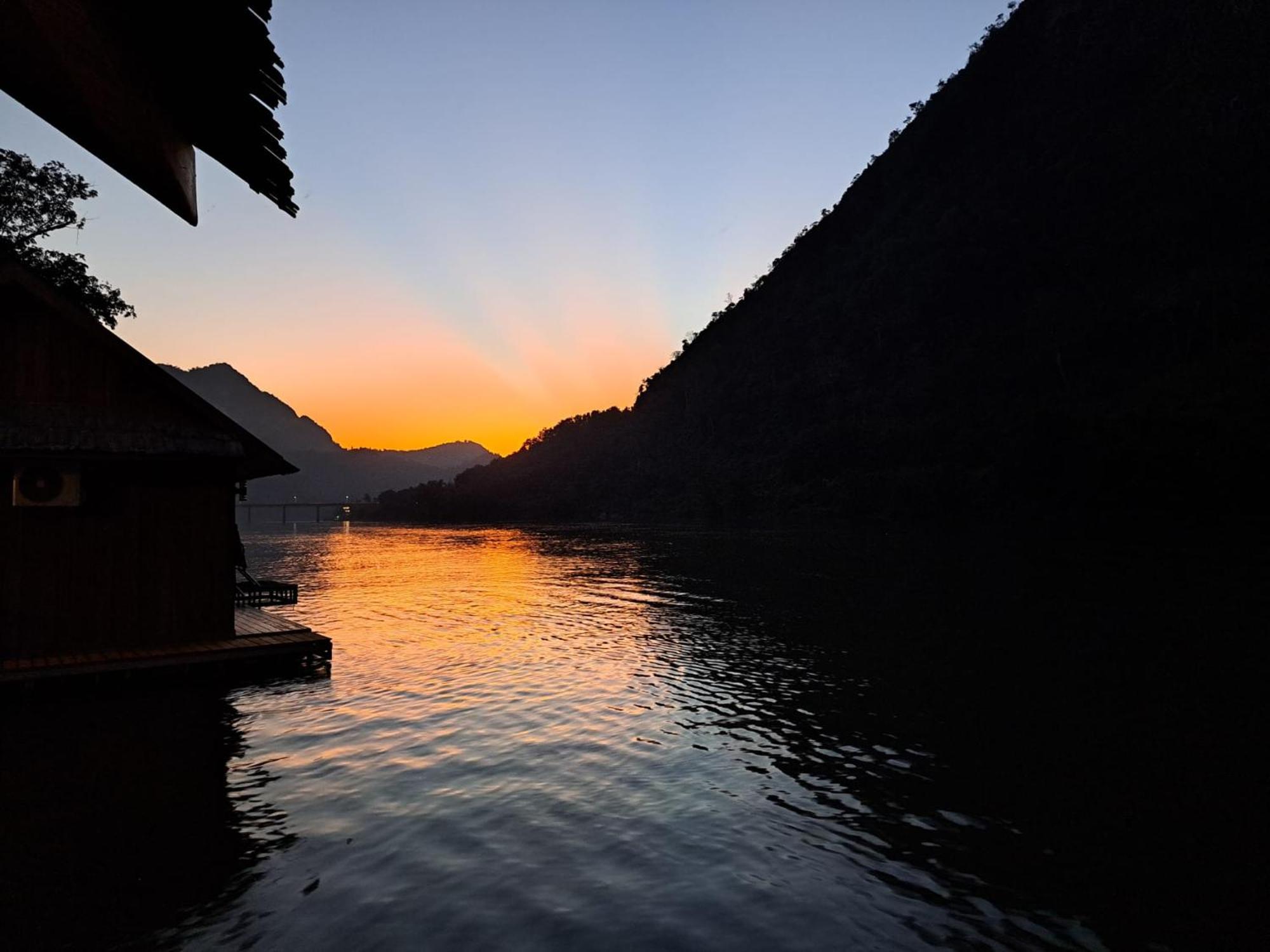 Nongkhiaw The Float House Hotel Buitenkant foto